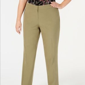 Nine West Career pants size 18w. NWT. Cyprus